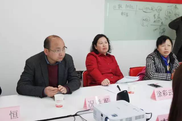 中共上高縣委副書記徐彩云率隊來訪上海東方龍國際商務(wù)平臺考察交流 中共上高縣委副書記徐彩云率隊來訪上海東方龍國際商務(wù)平臺考察交流