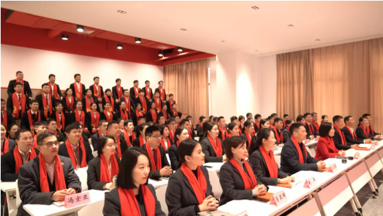 行而不輟，未來可期！集團(tuán)舉行2021年度總結(jié)表彰大會暨2022年度目標(biāo)責(zé)任書簽訂大會